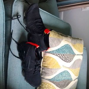 I am selling because they don’t fit.